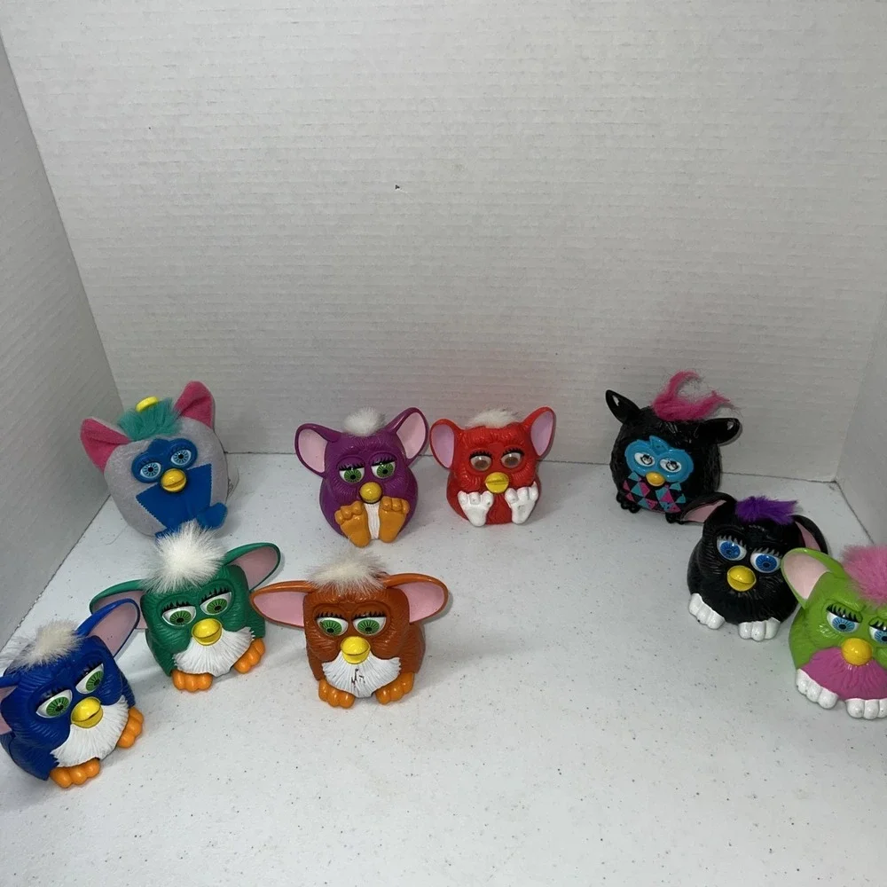 Vtg McDonald's Furby‎ lot of 9 figures—8 Plastic Figures 1 Plush Bag Clip